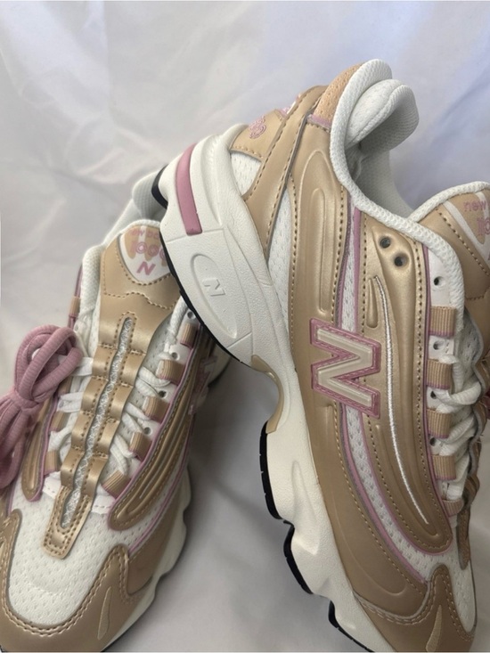 New Balance Shoes - New Balance Women’s Beige and Pink Layered Running Sneakers